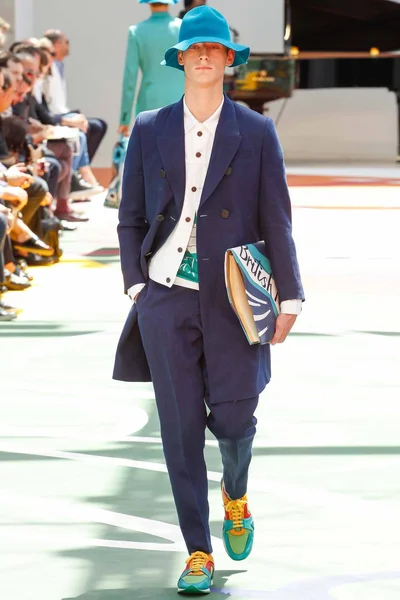 Look 25